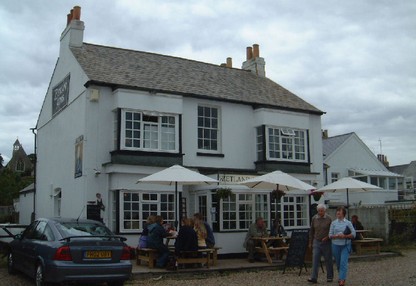 Zetland Arms Pub on the beach